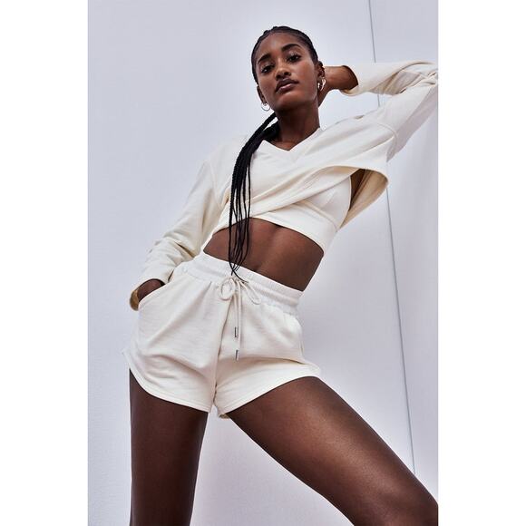 For Love & Lemons Morgan Cream Sweat Short Medium - Picture 1 of 9